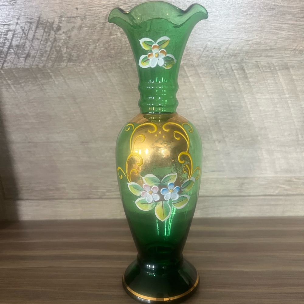 Elegant Green and Gold Floral Vase
